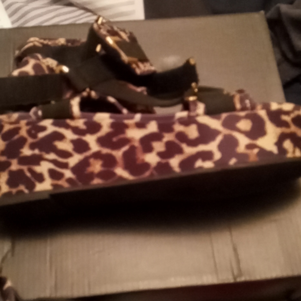 Sandals - Picture 3 of 3